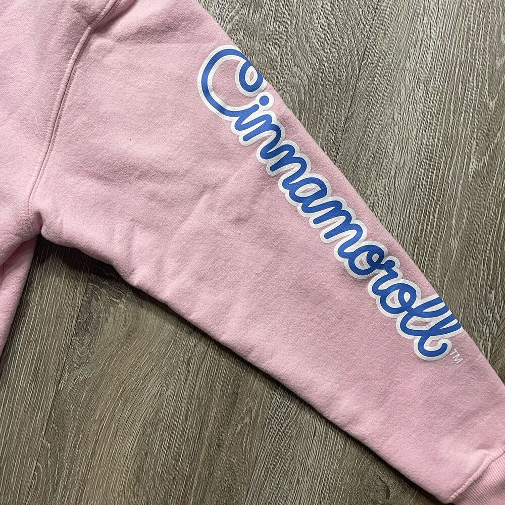 Women's S Bioworld Sanrio CIinnamoroll Pink Sweatshirt Hello Kitty - Picture 2 of 4
